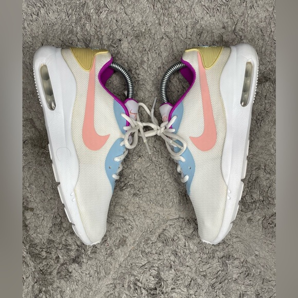 nike women air max oketo